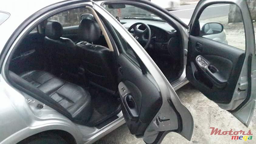 2004' Nissan Sunny n17 photo #5
