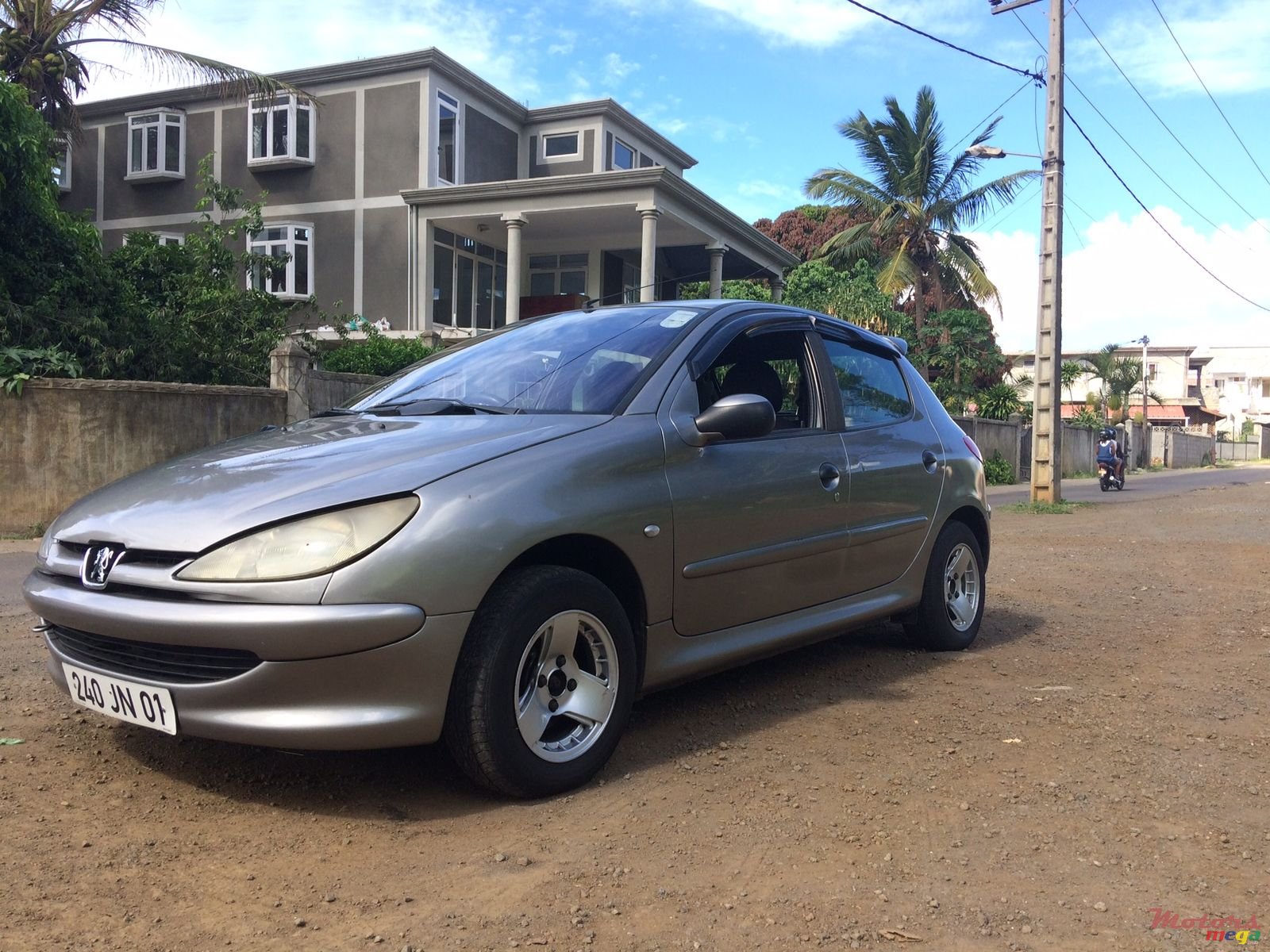 2001' Peugeot 206 XR photo #2