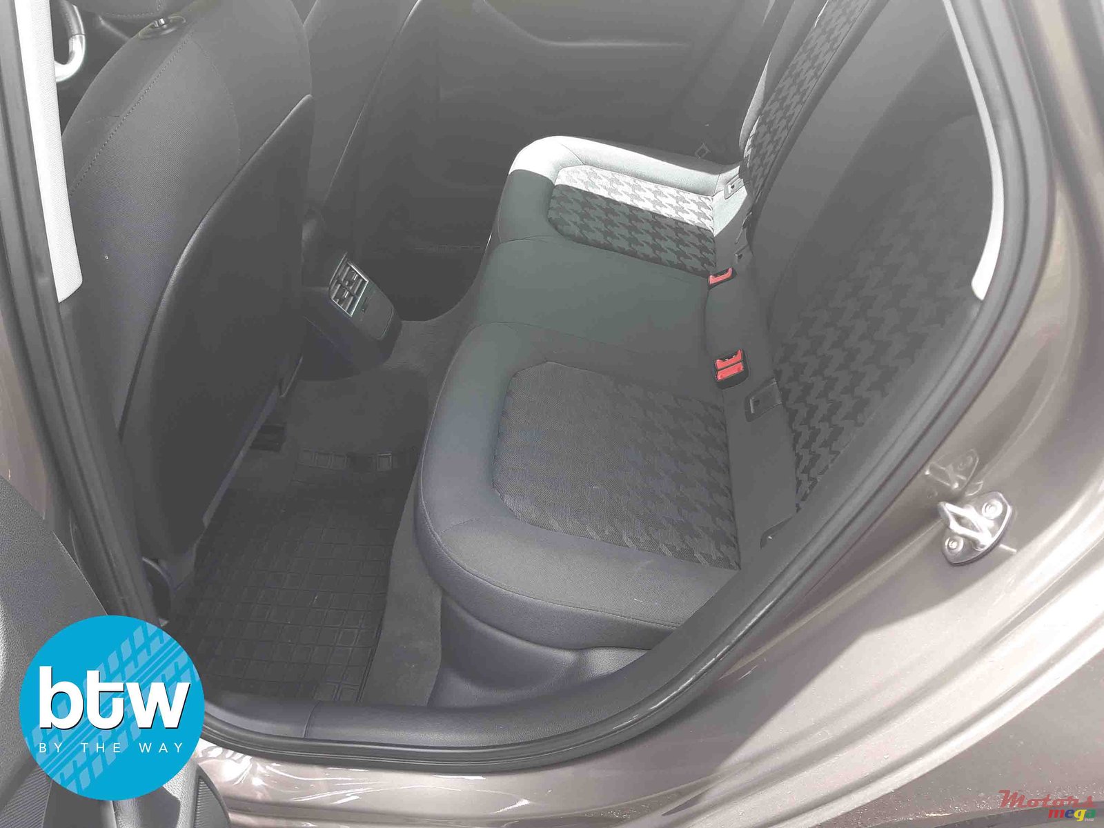 2014' Audi A3 1.2 TFSI photo #3