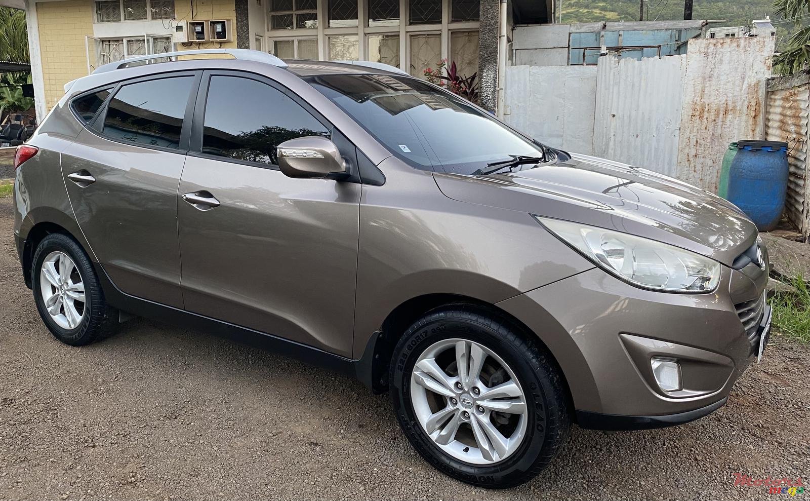 2010' Hyundai ix35 photo #2