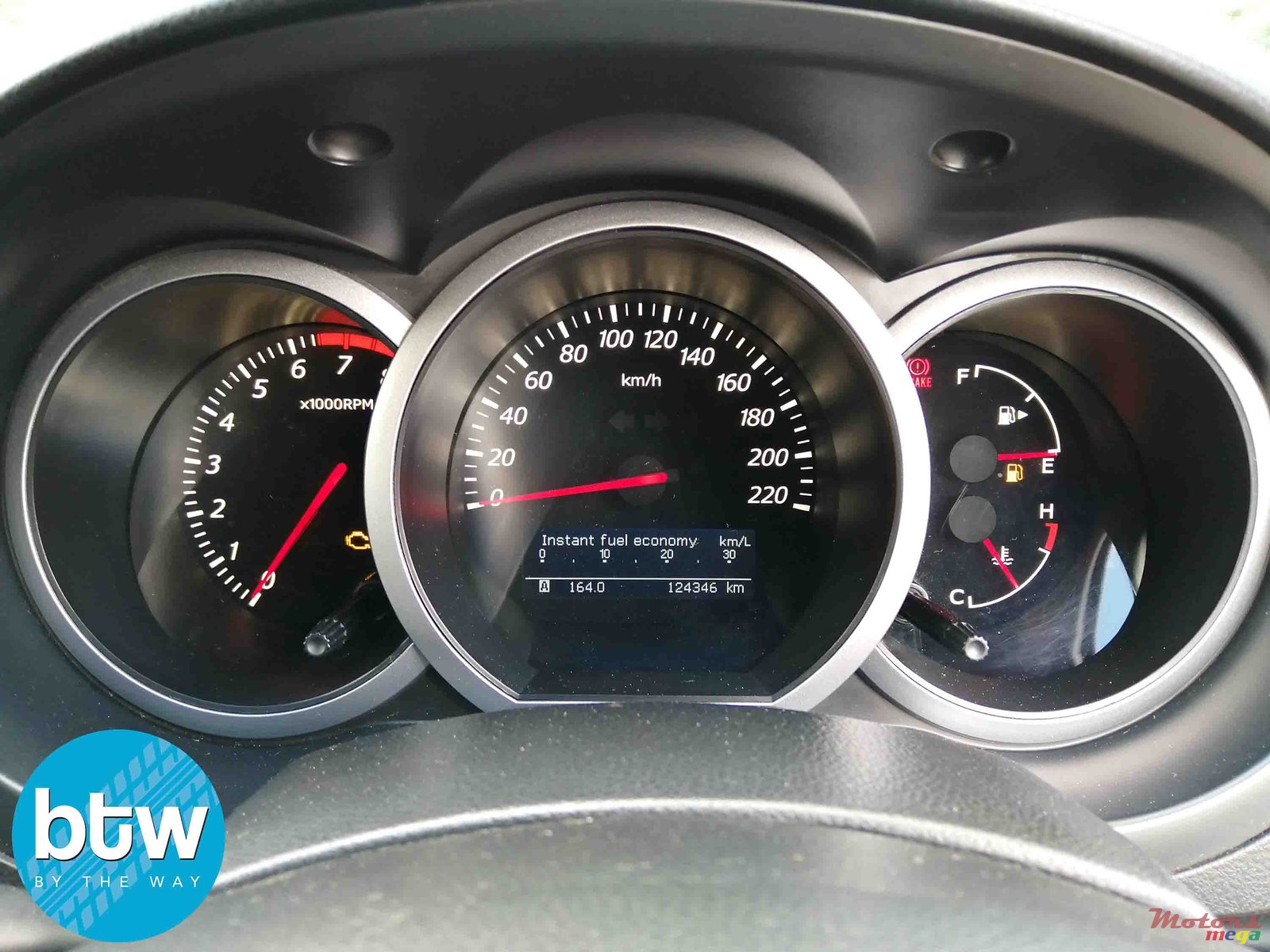 2011' Suzuki Grand Vitara photo #7