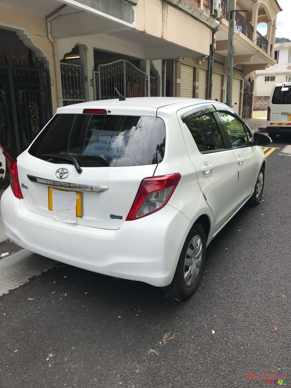 2012' Toyota Vitz photo #4