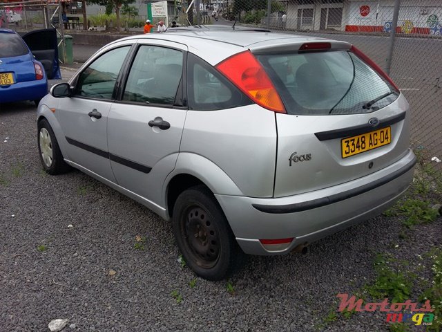 2004' Ford Focus photo #3