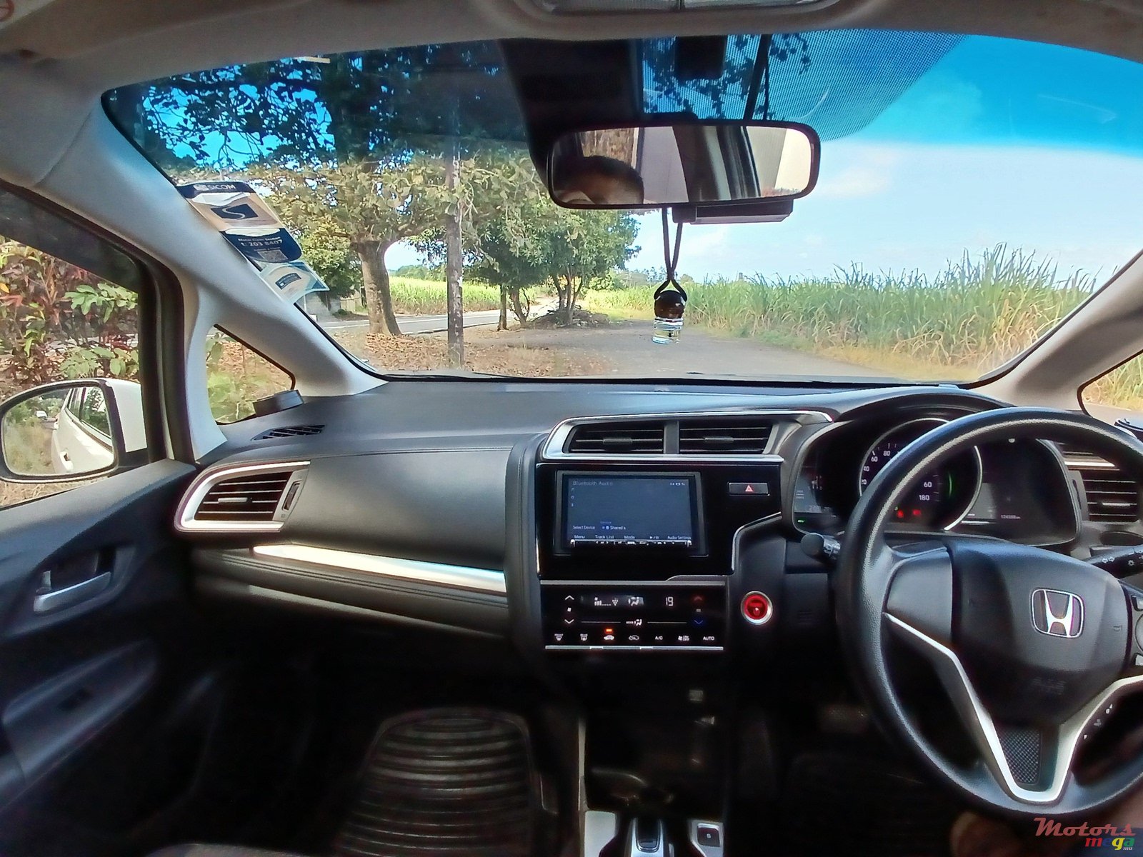 2017' Honda Fit photo #3