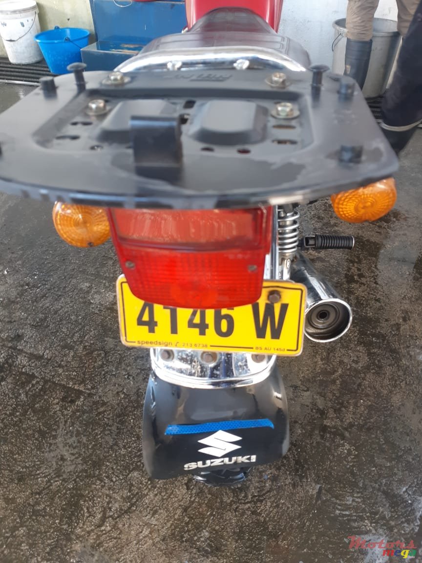 2011' Suzuki photo #5