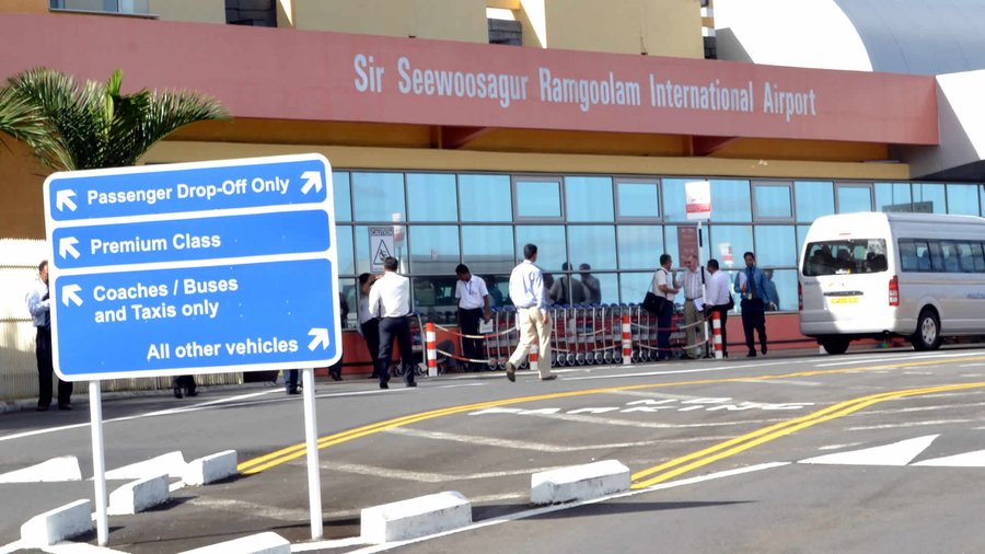 Allocation de nouveaux permis de taxi pour desservir l’aéroport : Rama Valayden parle de bribe électorale