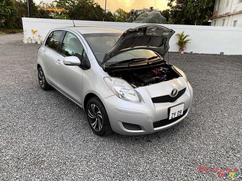 2009' Toyota vitz 1300cc photo #6
