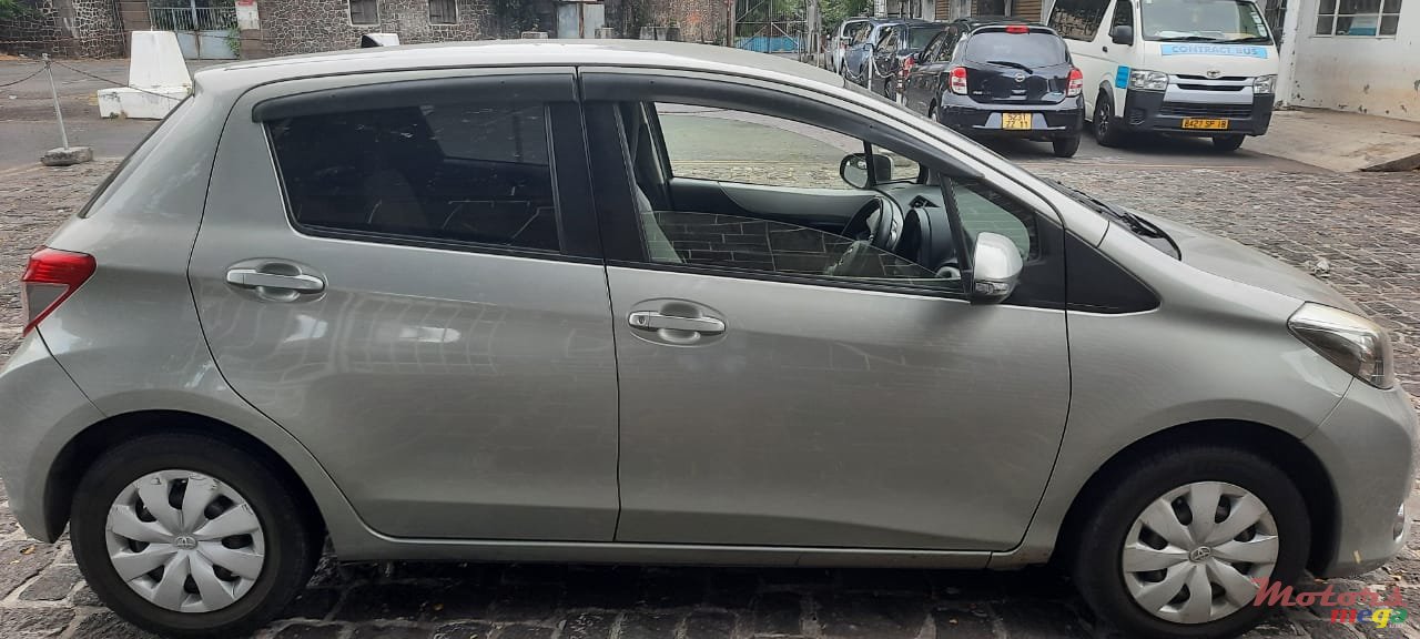 2015' Toyota Vitz photo #1