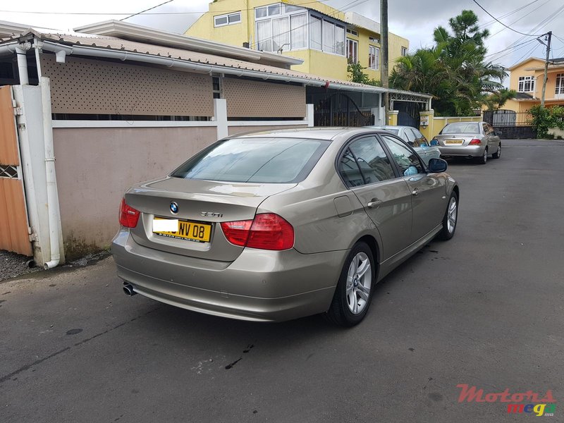 2008' BMW 320i photo #2