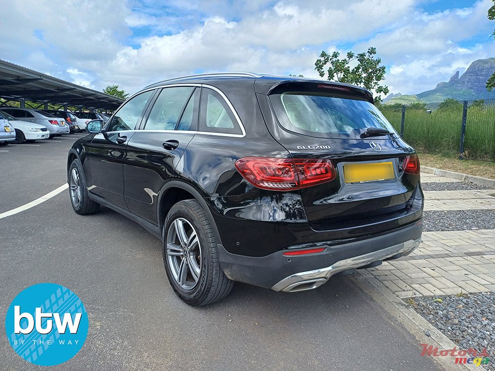 2020' Mercedes-Benz GLC 200 photo #4