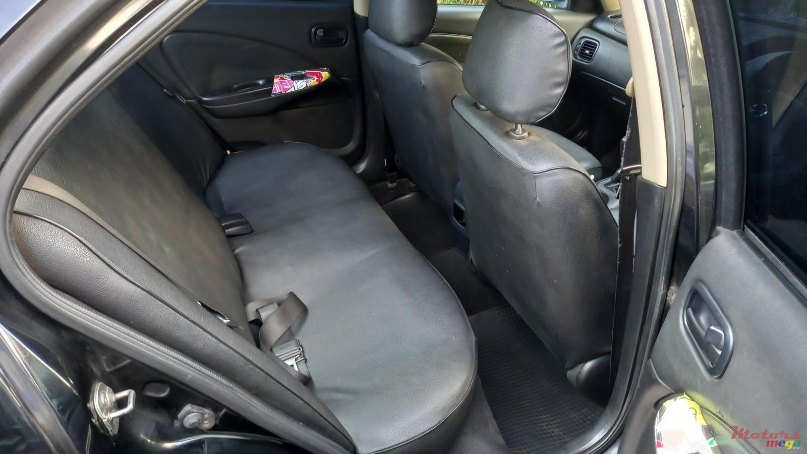 2005' Nissan Sunny photo #3