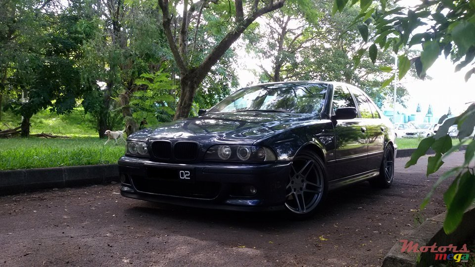 2002' BMW 525i photo #1