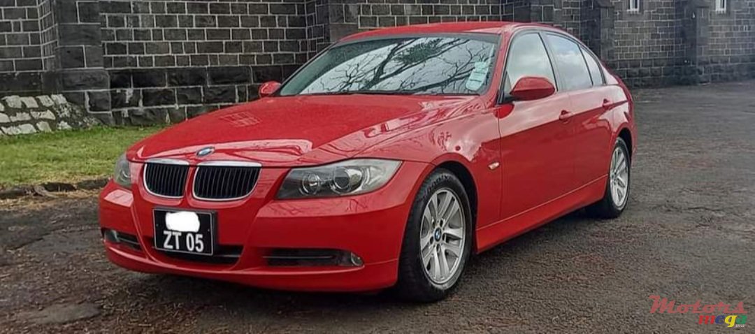 2005' BMW 3 Series 320i photo #2