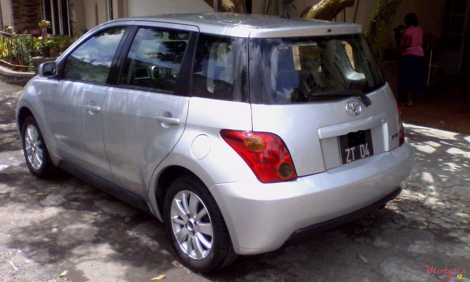 2004' Toyota photo #3