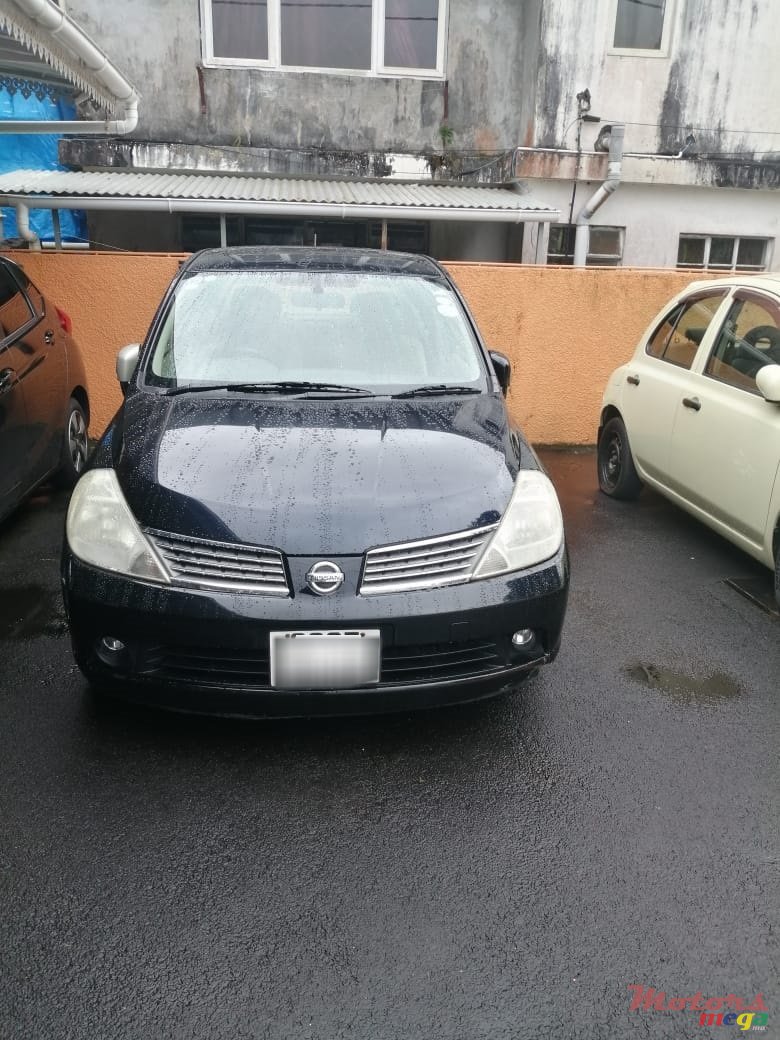 2006' Nissan Tiida photo #1