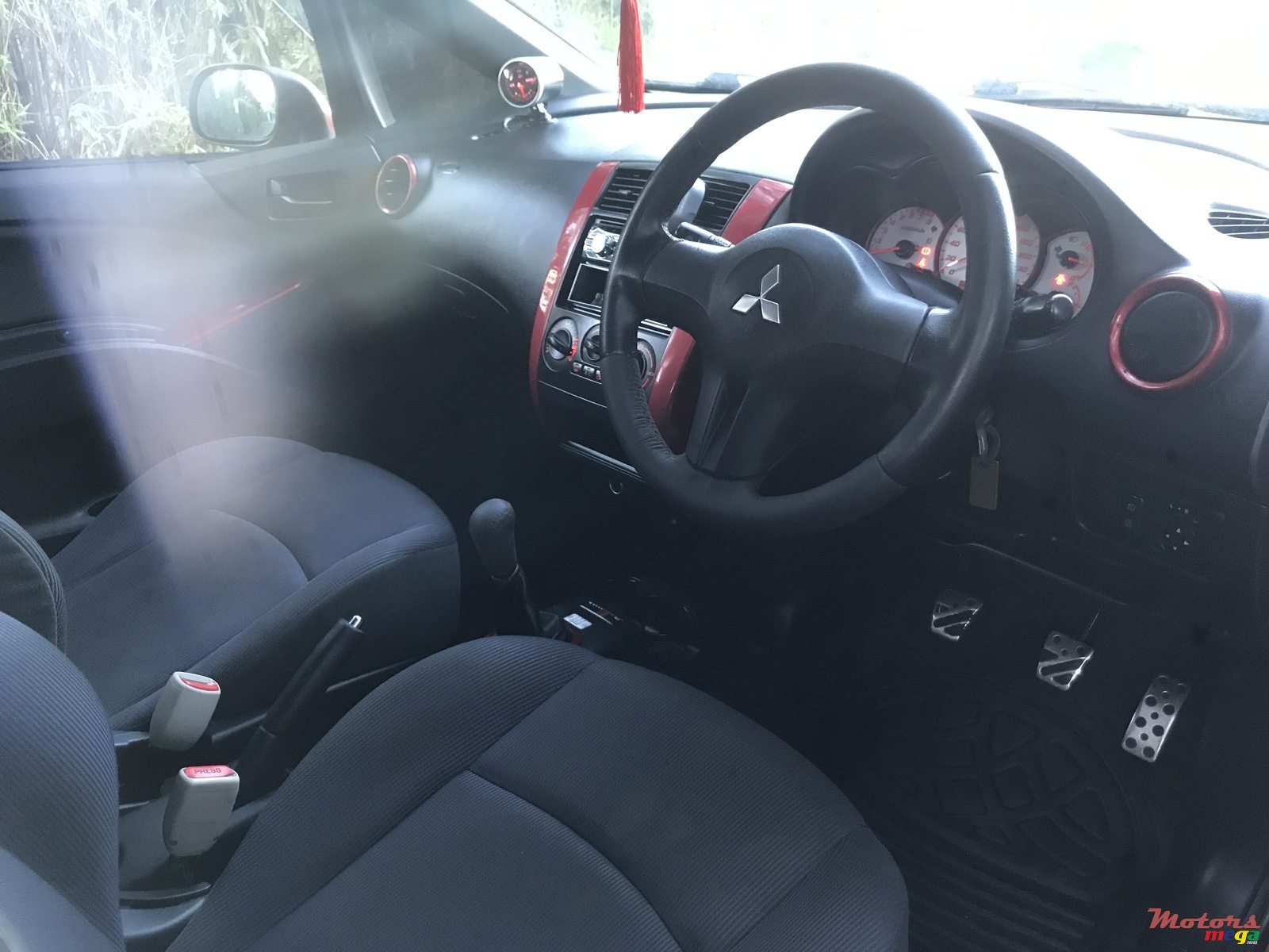 2007' Mitsubishi Colt Ralliart photo #4