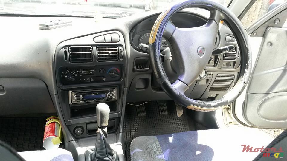 1992' Mitsubishi Lancer photo #7