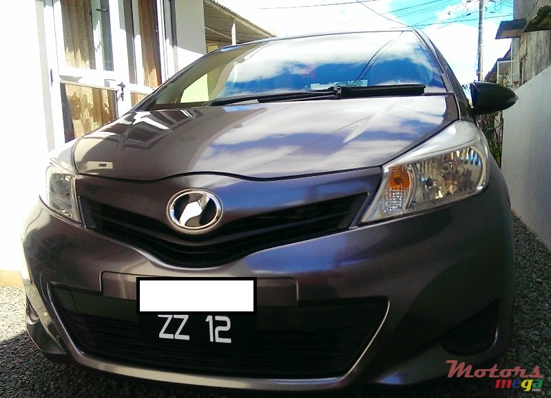 2012' Toyota Vitz photo #1