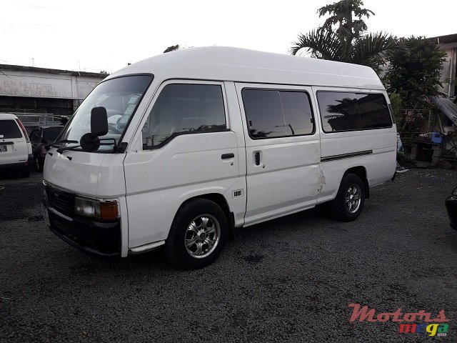 2001' Nissan Urvan Hiroof photo #2