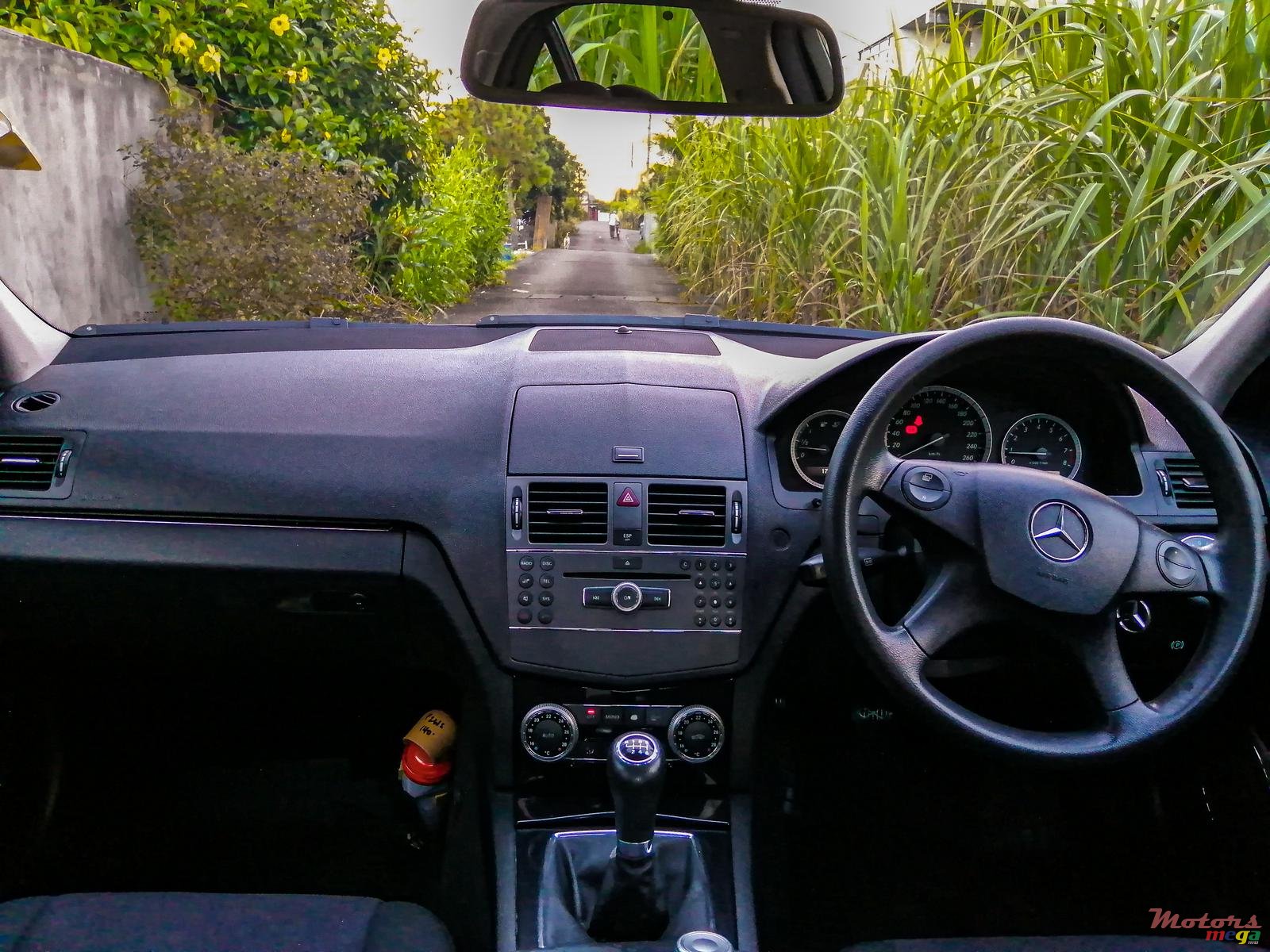 2010' Mercedes-Benz C-Class photo #6