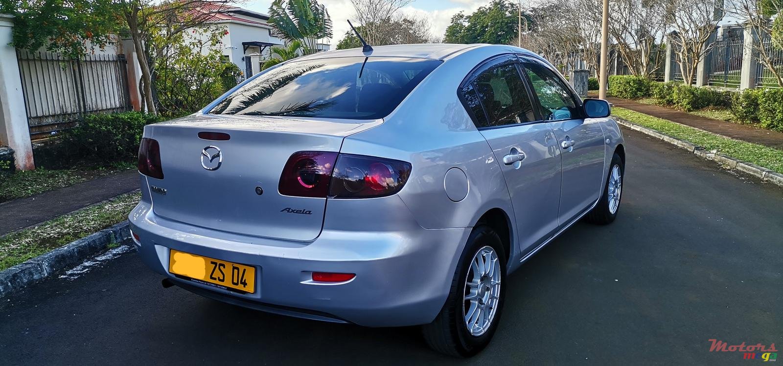 2004' Mazda Axela photo #4