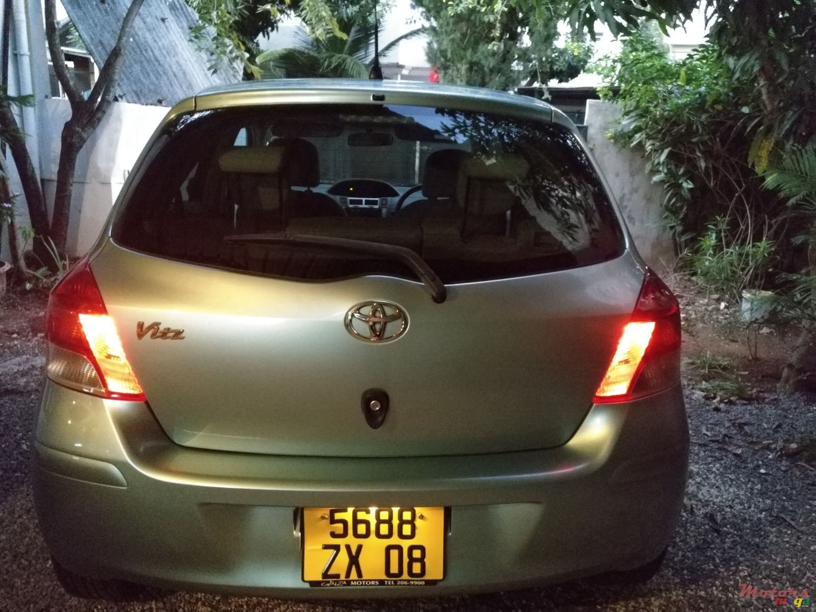2008' Toyota Vitz photo #4