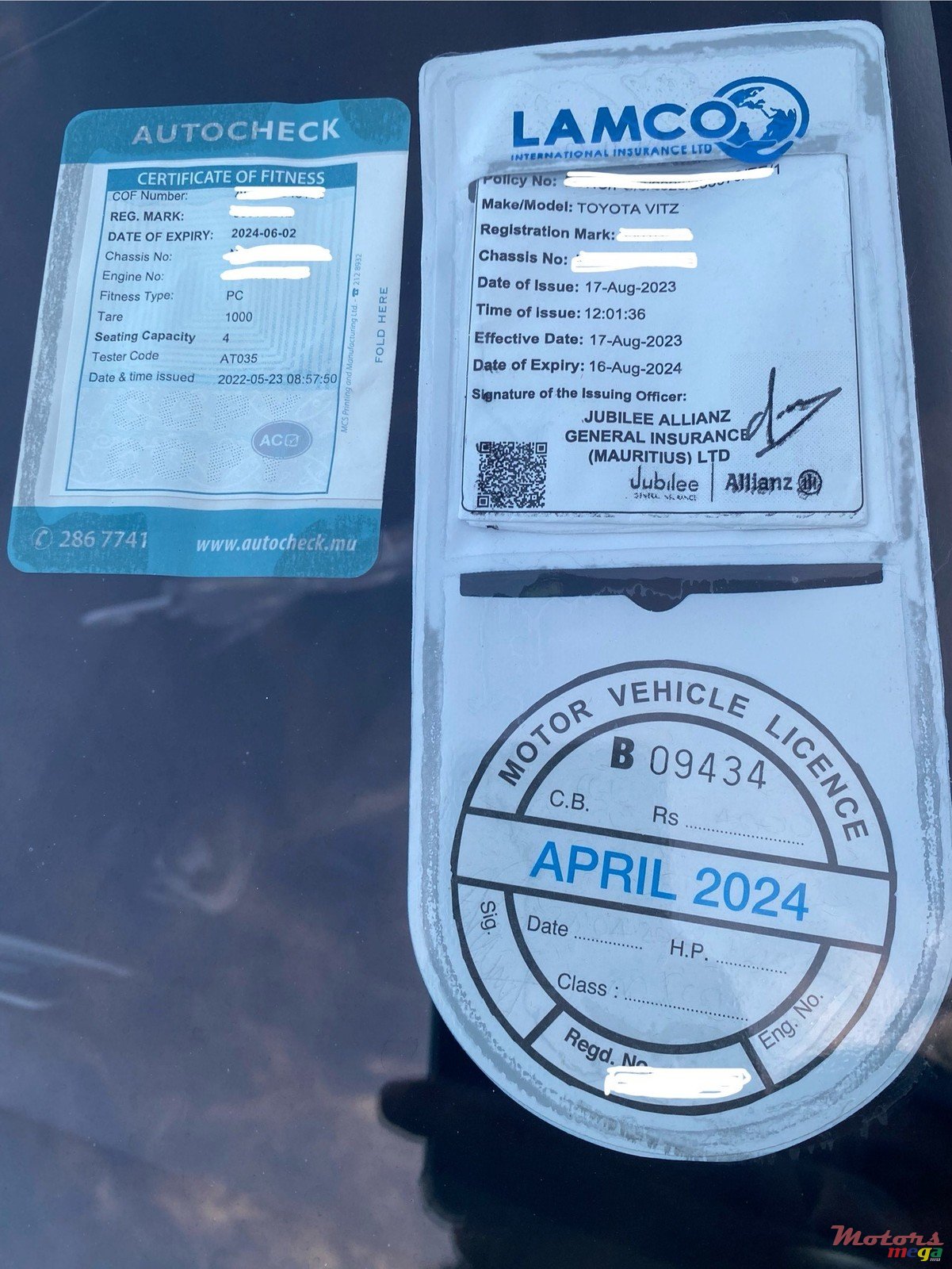 2012' Toyota Vitz photo #6