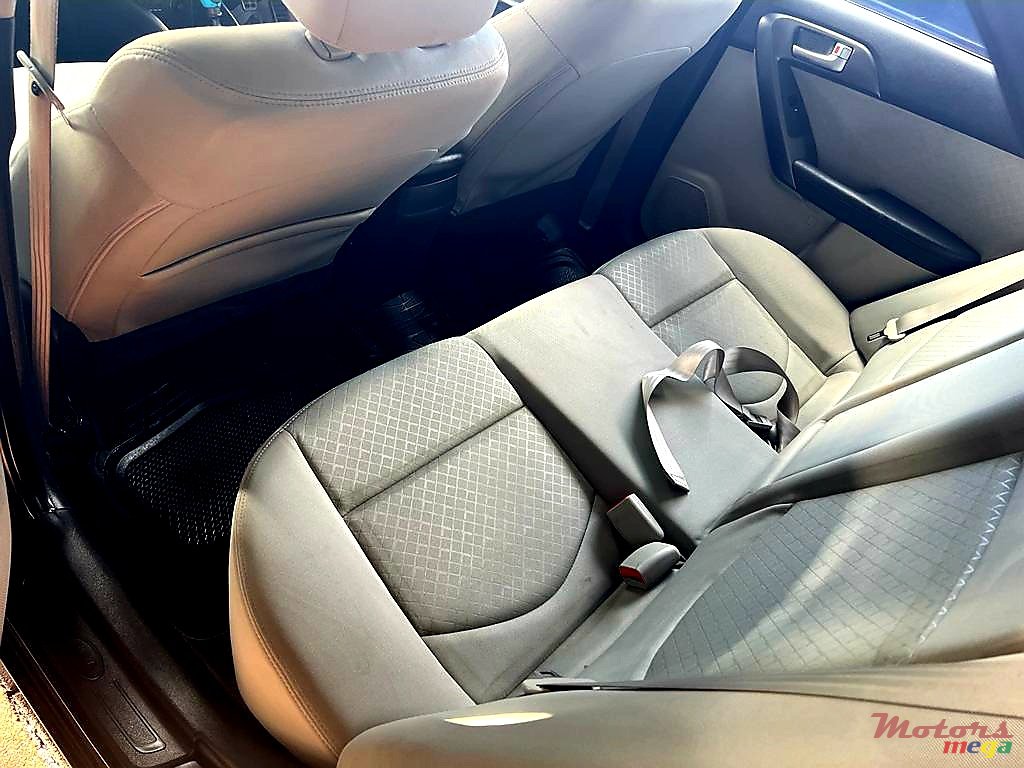 2012' Kia Cerato photo #5
