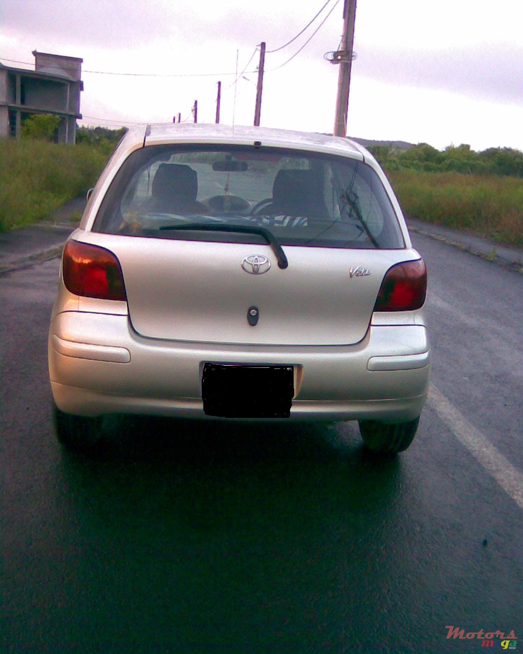 2002' Toyota Vitz photo #1