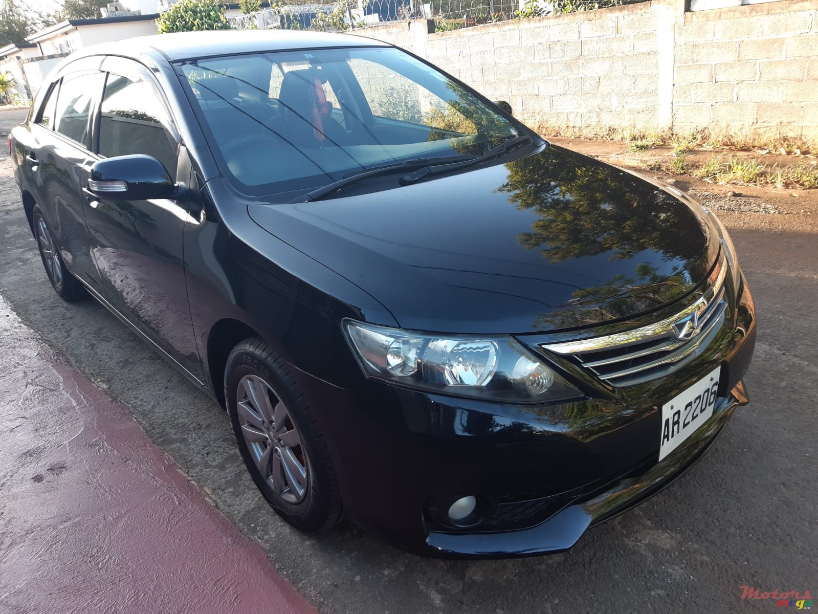 2013' Toyota Allion photo #2