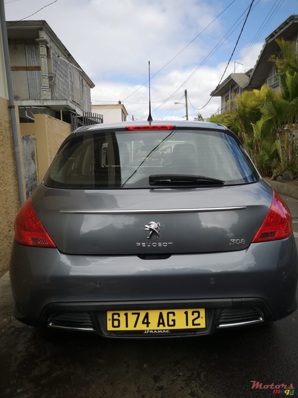 2012' Peugeot 308 photo #2