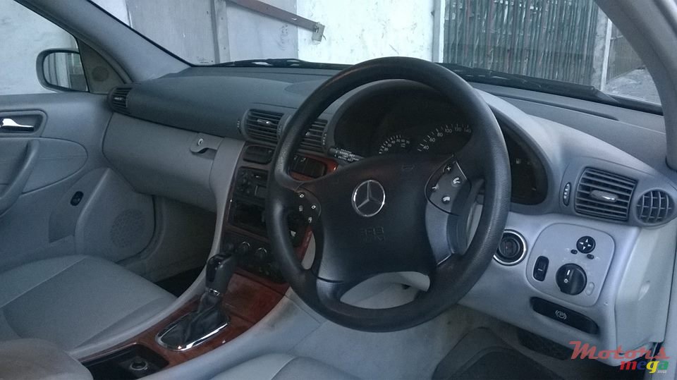 2000' Mercedes-Benz C 180 photo #2