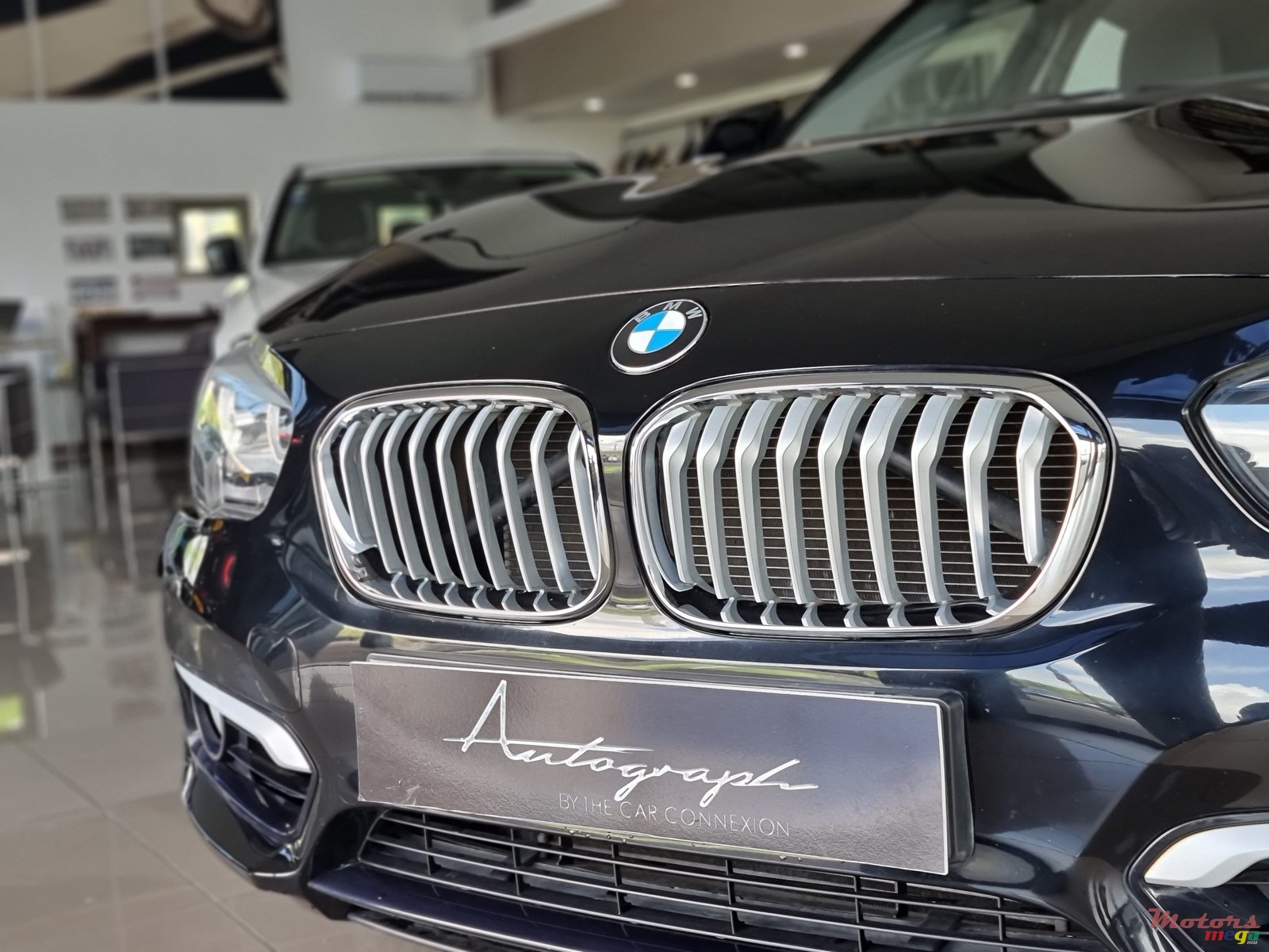 2017' BMW 1 Series 5 Door photo #3