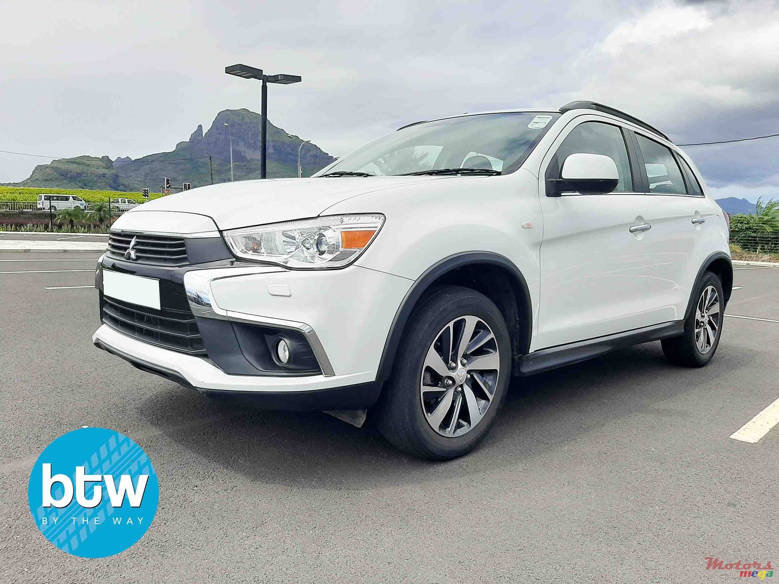 2018' Mitsubishi ASX photo #2
