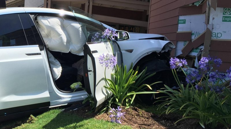 Tesla Rejects Driver's Claim Of Unintended Acceleration In Model X