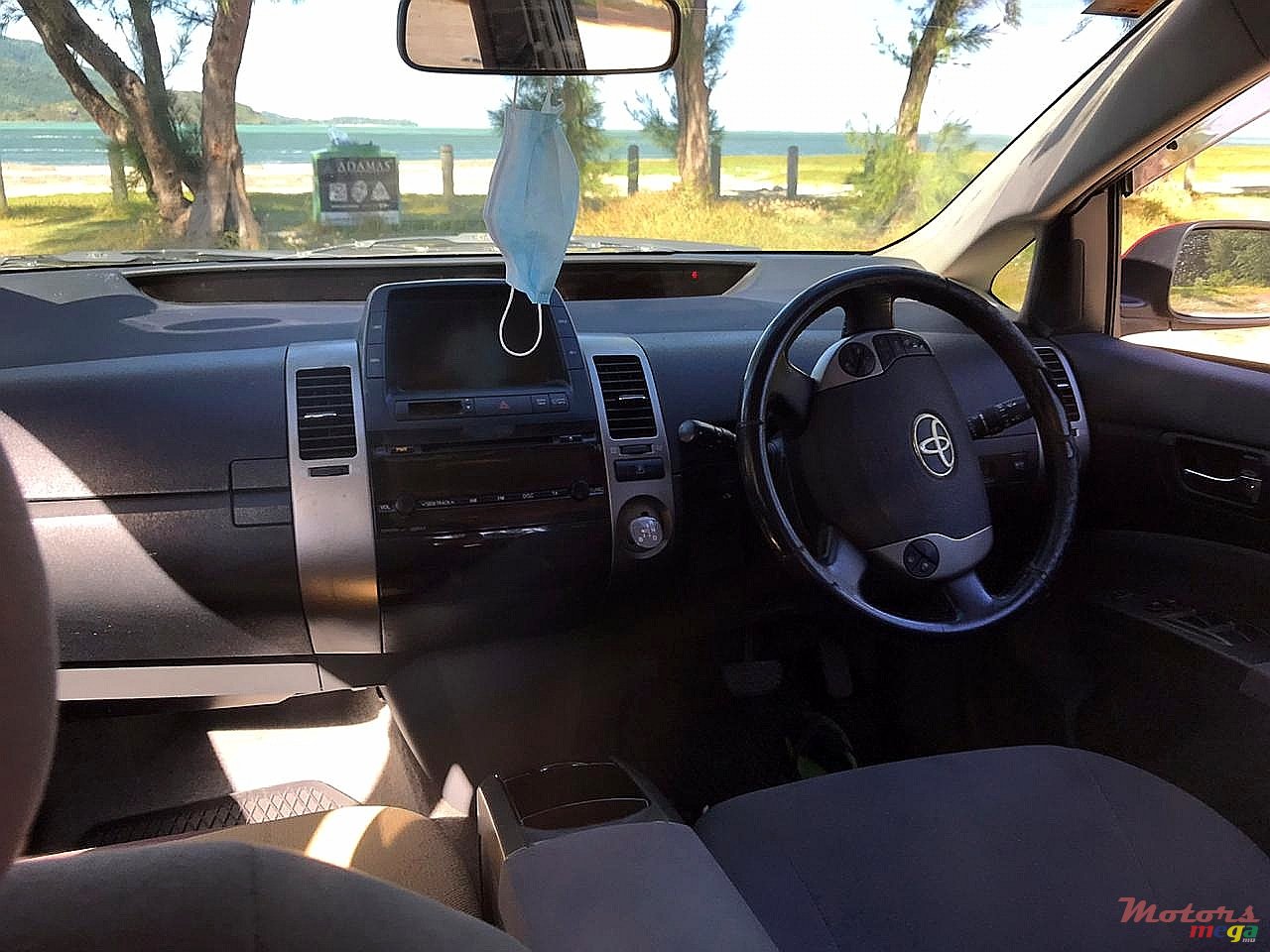 2008' Toyota Prius photo #3