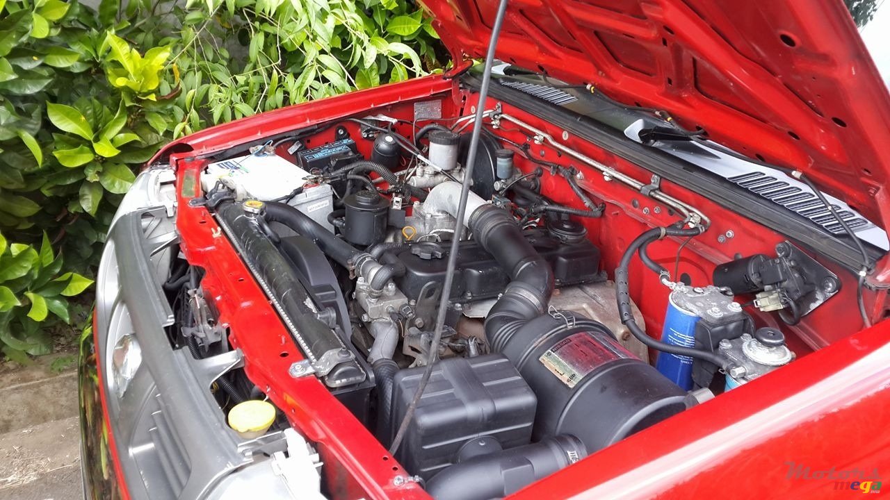 2005' Nissan Hardbody photo #3