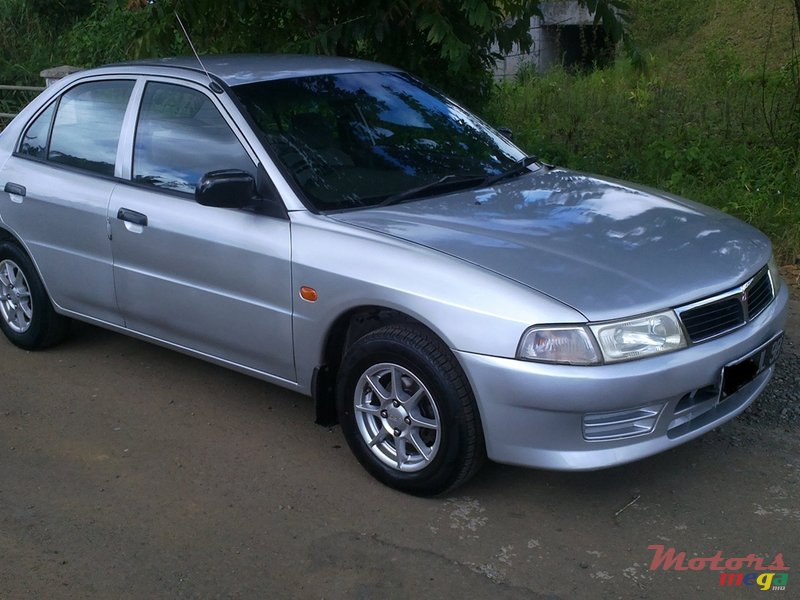 1998' Mitsubishi Lancer photo #2