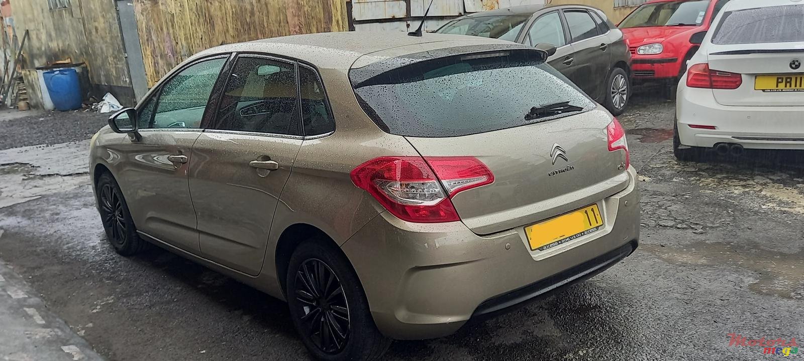 2011' Citroen C4 photo #3