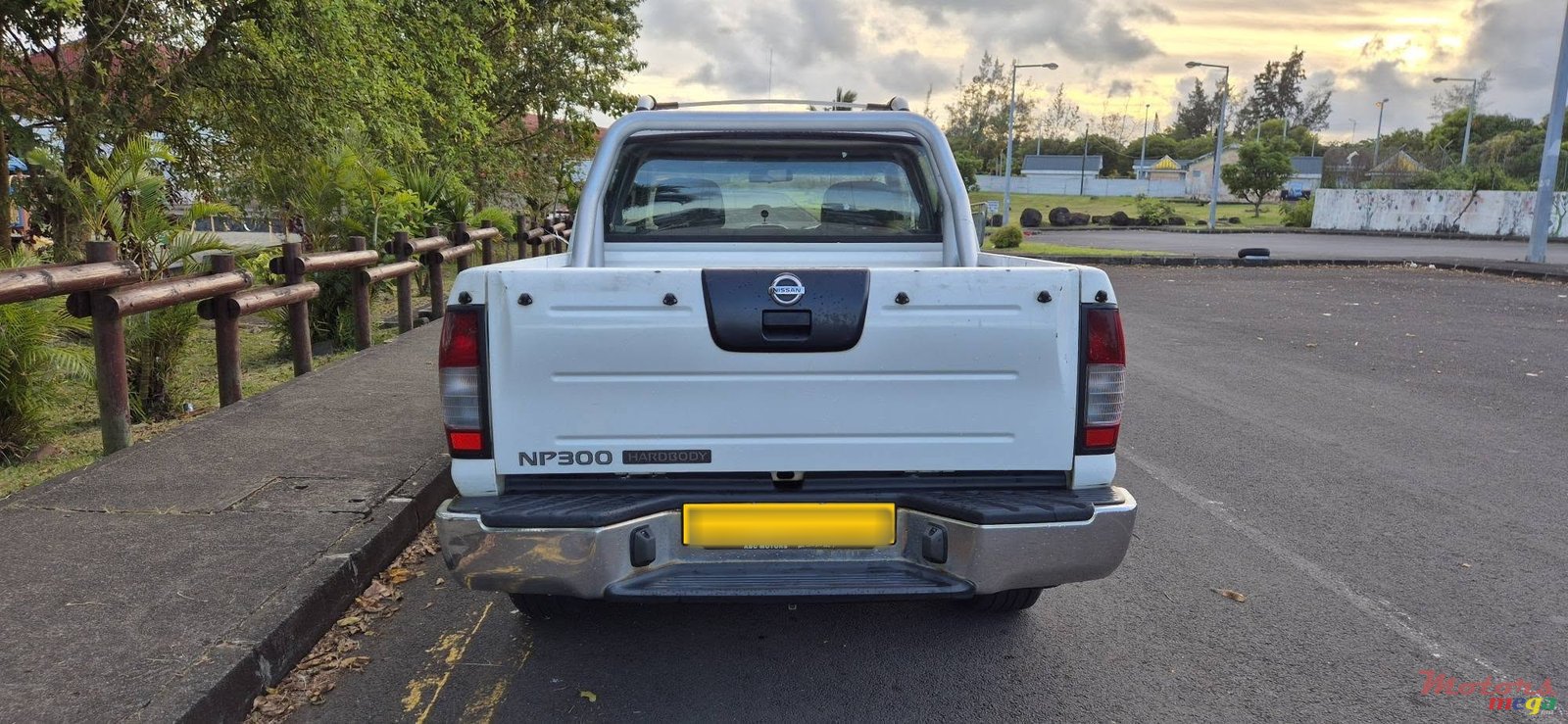 2017' Nissan NV300 photo #4