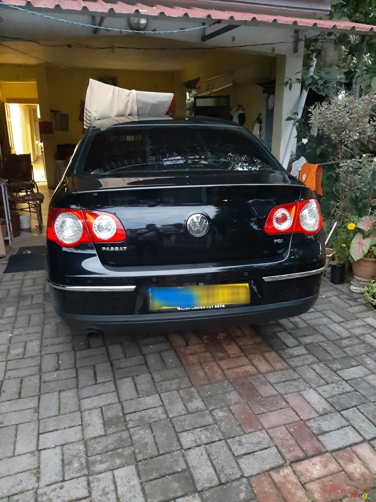 2008' Volkswagen Passat photo #2