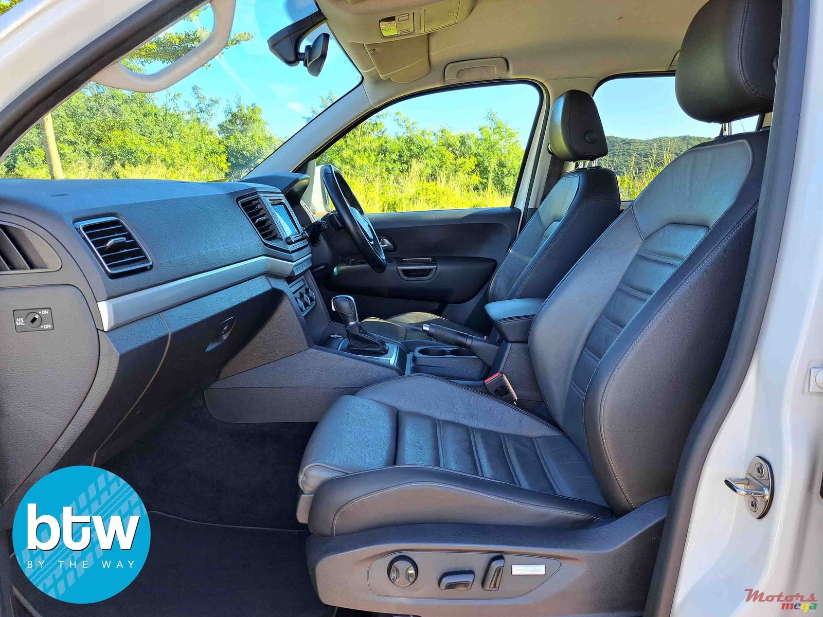 2018' Volkswagen Amarok photo #5