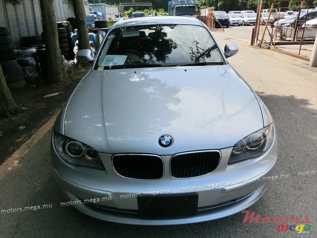 2010' BMW 1 Series photo #1