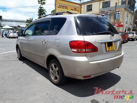 2001' Toyota Picnic photo #7