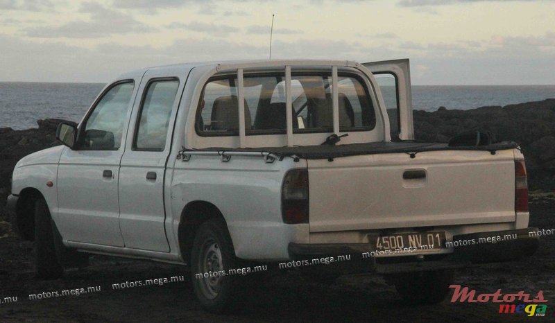 2001' Mazda photo #1