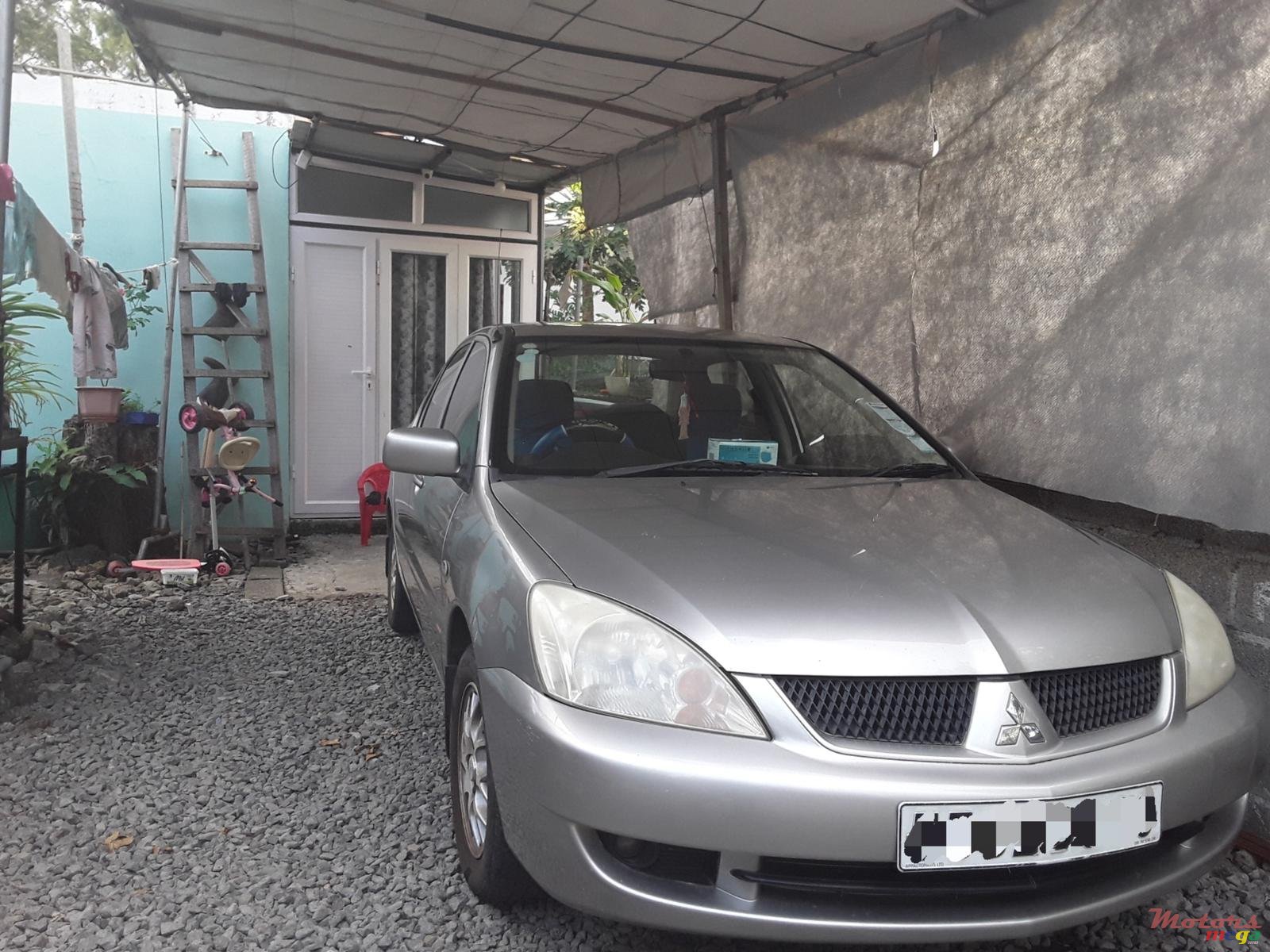 2009' Mitsubishi Lancer photo #2