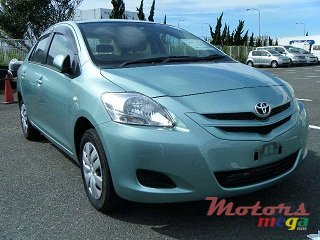 2006' Toyota Belta photo #2