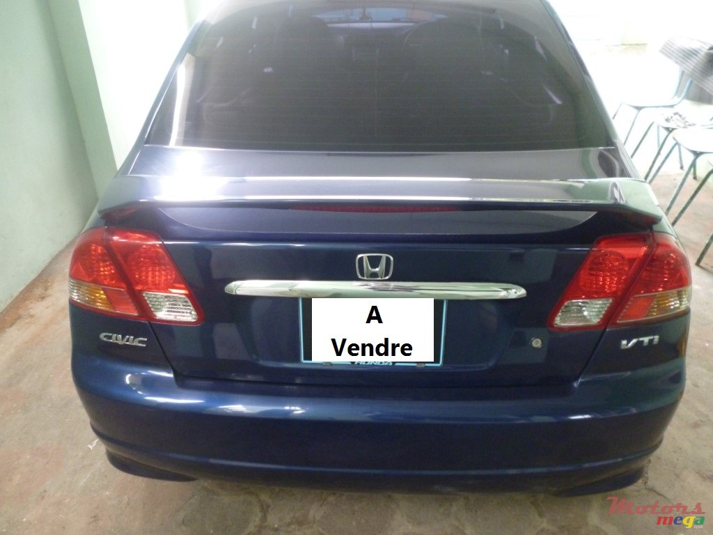 2004' Honda Civic Vti photo #2