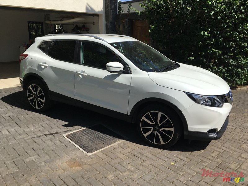 2015' Nissan Qashqai Acenta photo #1