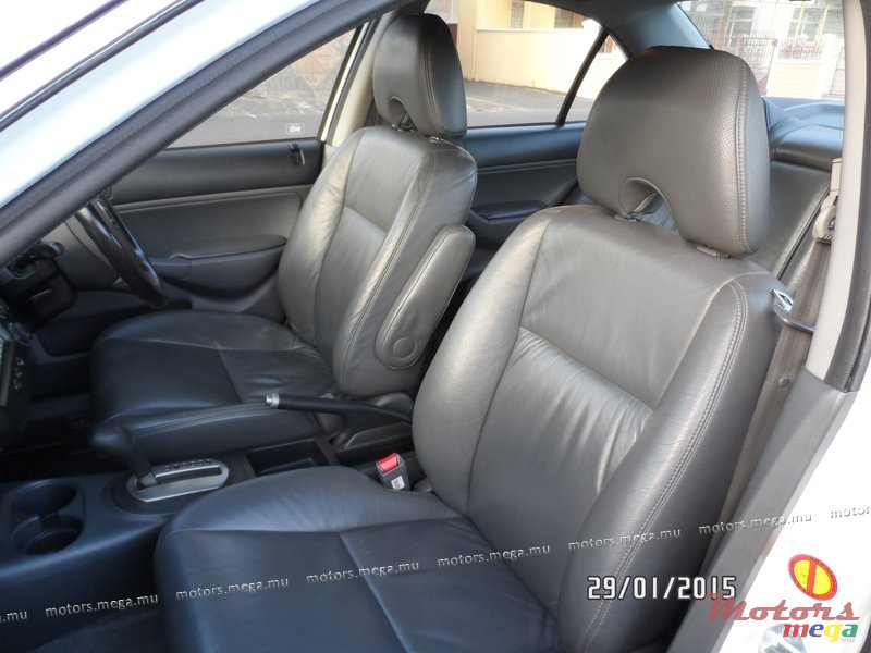 2004' Honda photo #5